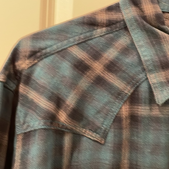 VINTAGE Wrangler Retro Snap Button Up Long Sleeved Blue Plaid in Size XL - Picture 6 of 13